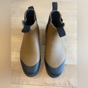 Everlane Chelsea rain boot